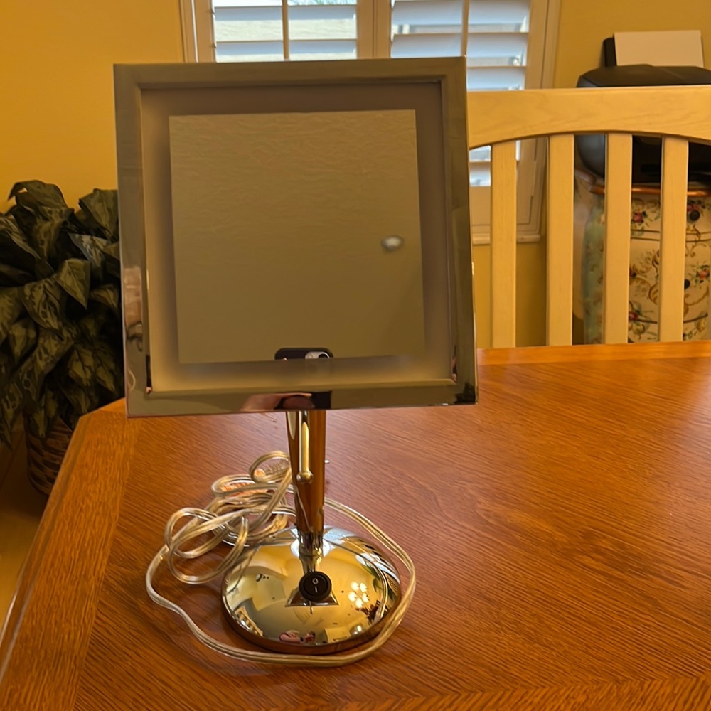 Revlon Helen of Troy lighted square mirror